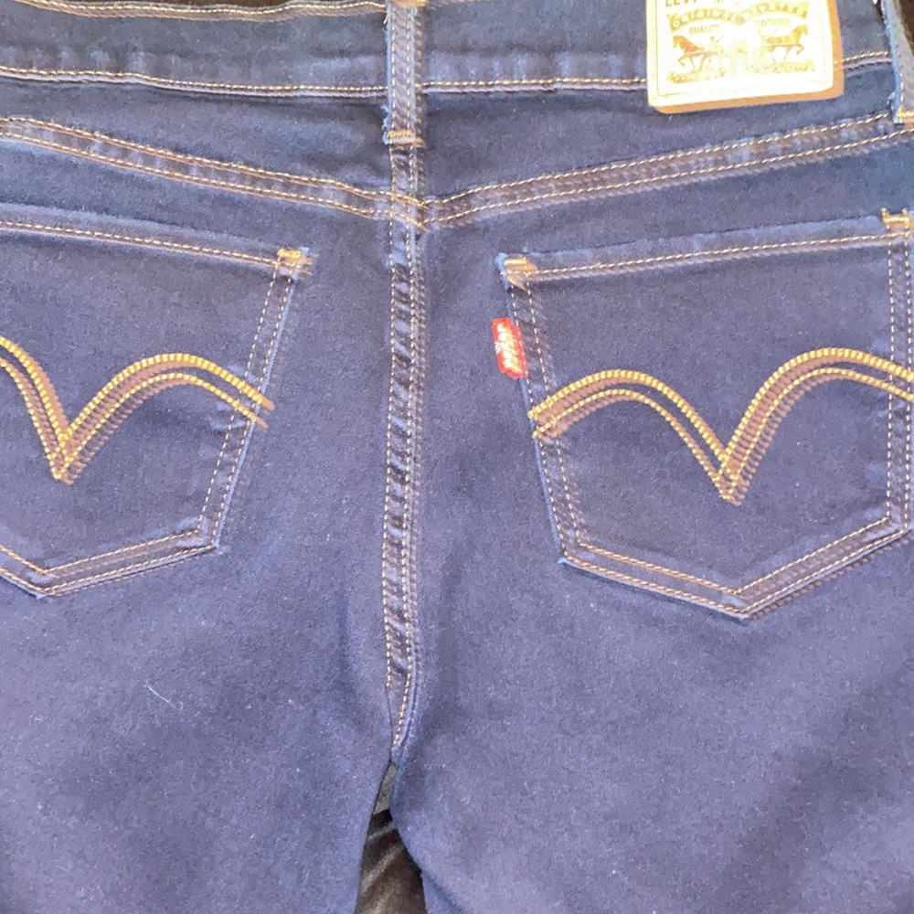 🔥DaRk BLuE like new Levi Jeans🔥 - Picture 4 of 12